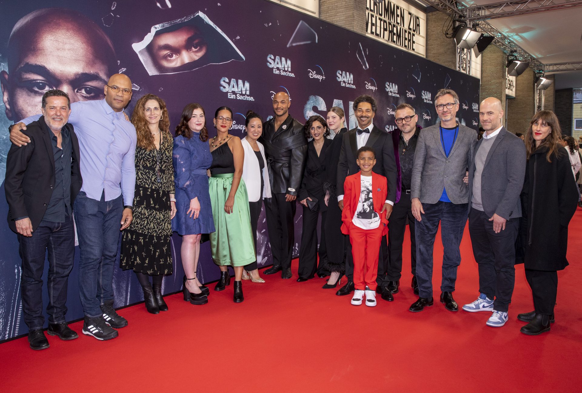 sam-ein-sachse-weltpremiere-in-berlin-begeistert-zuschauer-innen-ufa