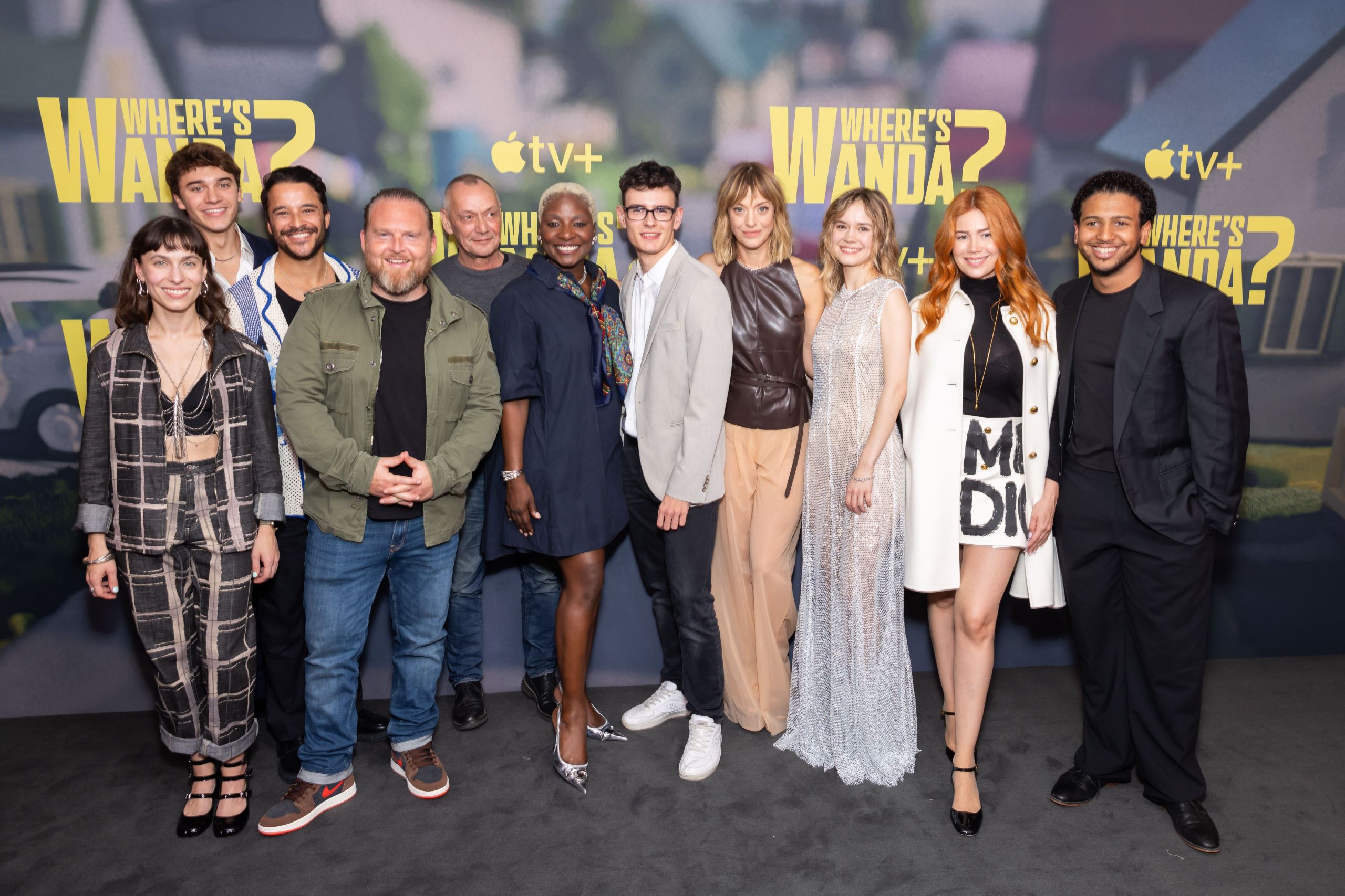 Senita Huskic, Frederic Balonier, Kostja Ullmann, Axel Stein, Torsten Michaelis, Nikeata Thompson, Leo Simon, Heike Makatsch, Lea Drinda, Palina Rojinski und Aaron Maldonado-Morales bei der Premiere von WHERE’S WANDA? in Berlin (von links)